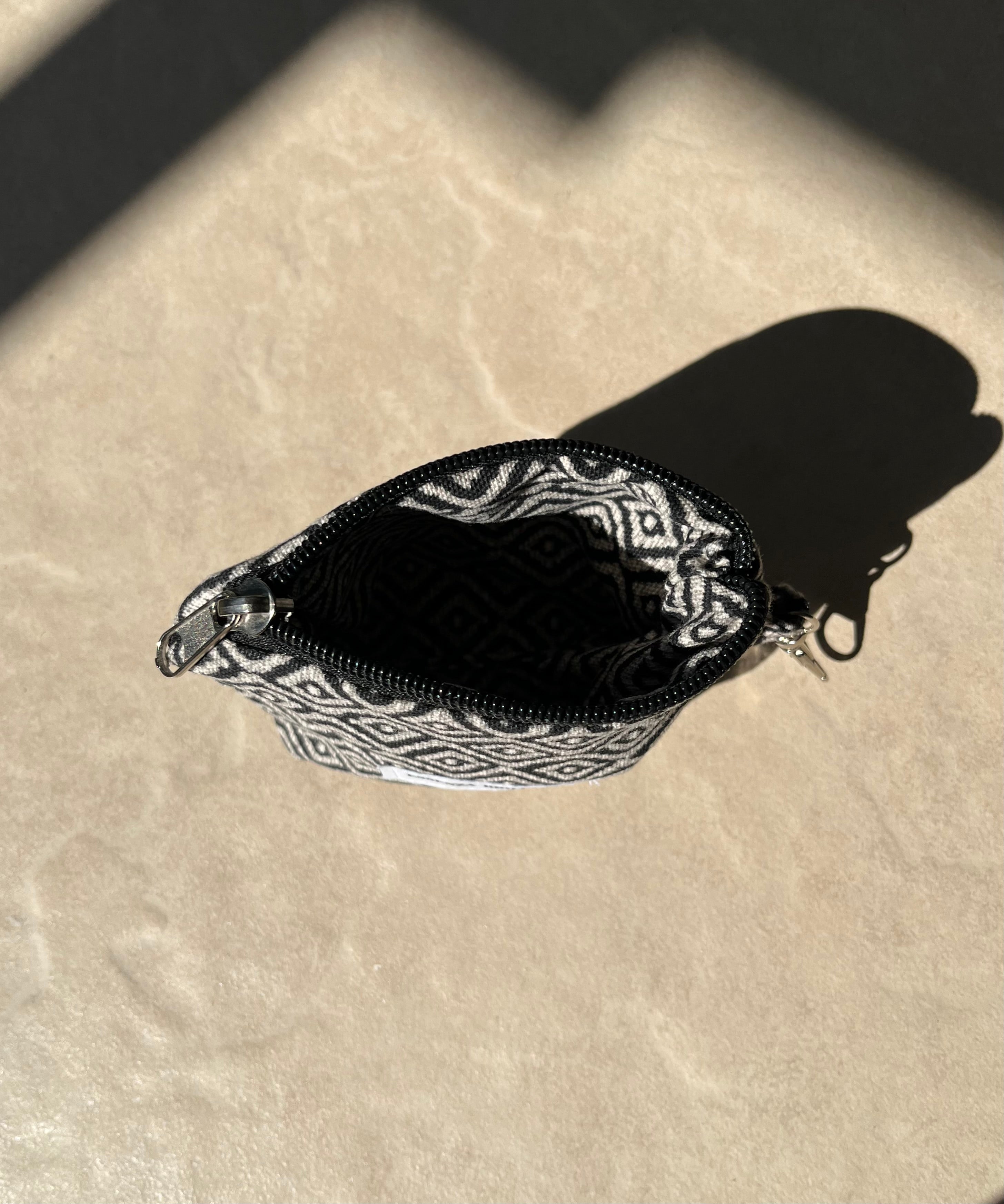 Compact Diamond Zipper Pouch