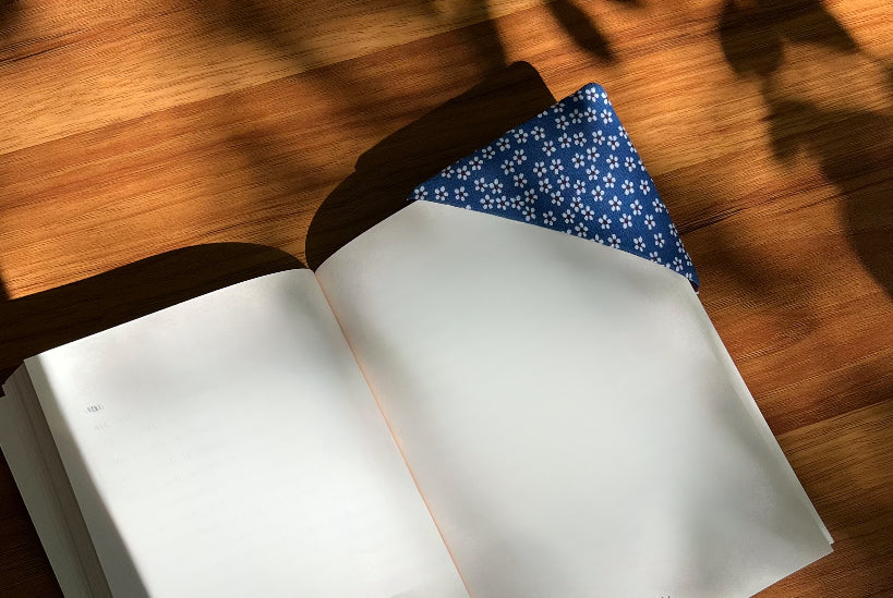Blue Daisies Floral Corner Bookmark
