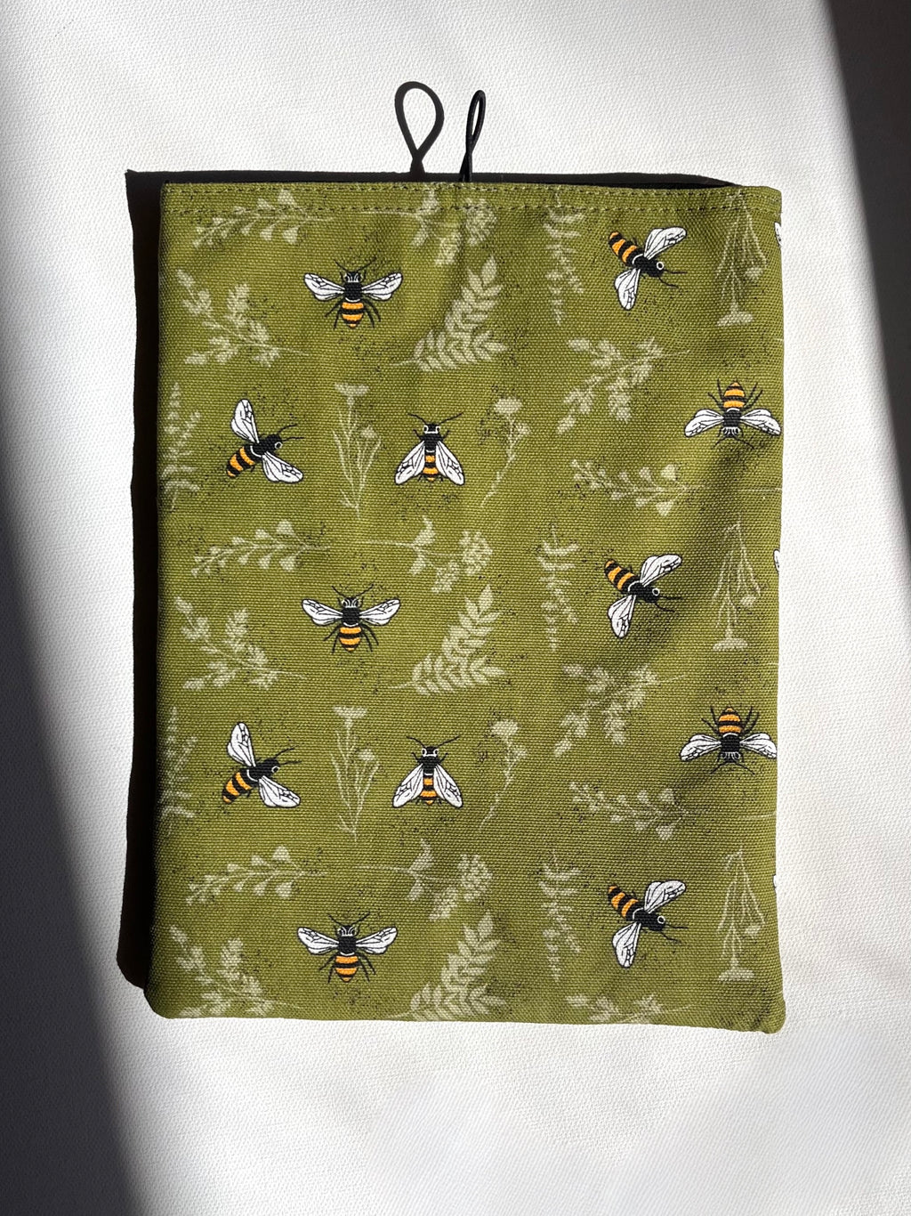 Bee Print w Front Pocket Book Sleeve