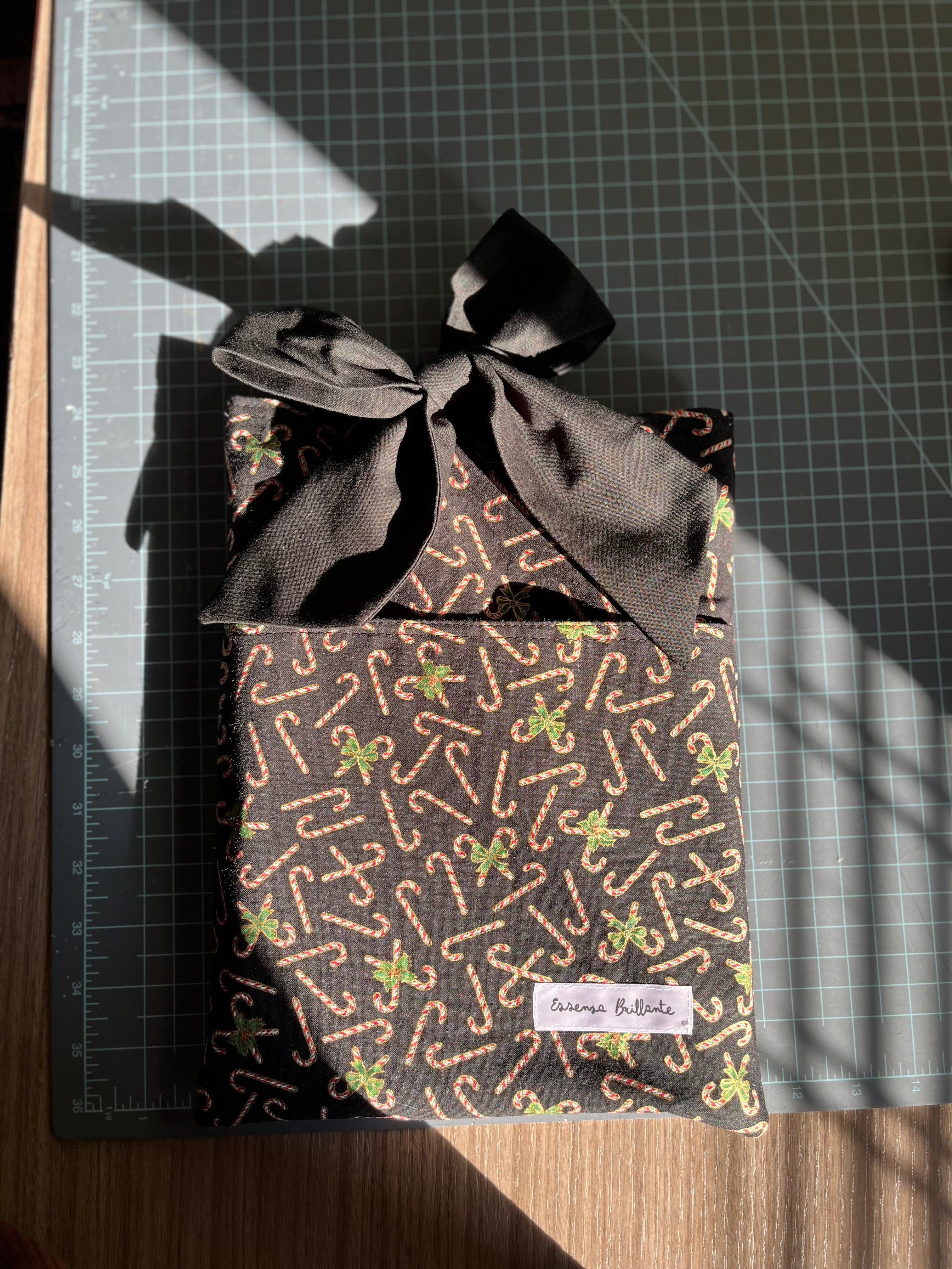 Christmas Print w Front Pocket Book Sleeve