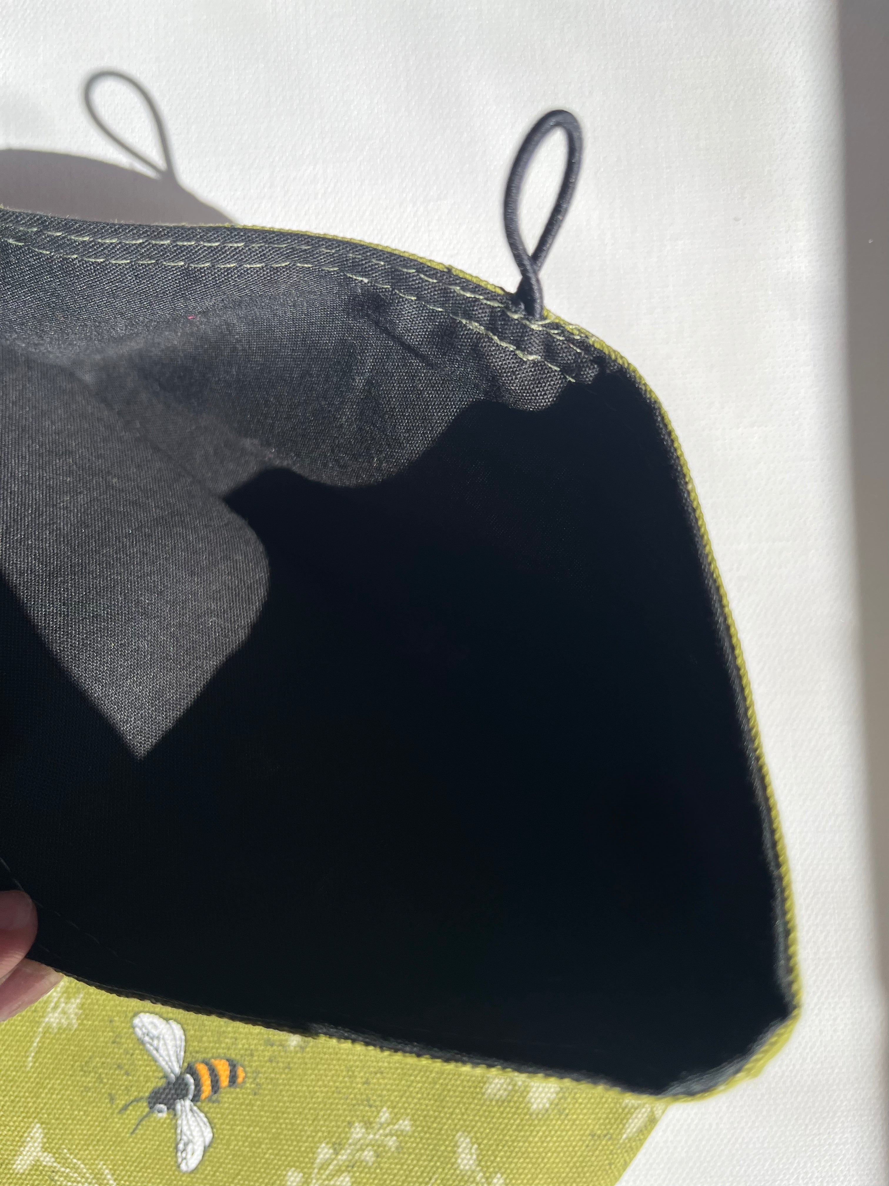 Bee Print w Front Pocket Book Sleeve