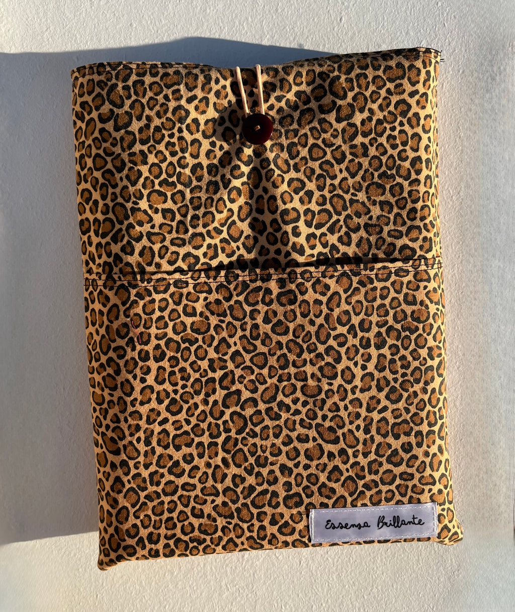 Leopard Print w Front Pocket Book Sleeve
