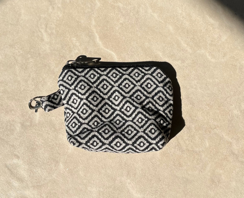 Compact Diamond Zipper Pouch