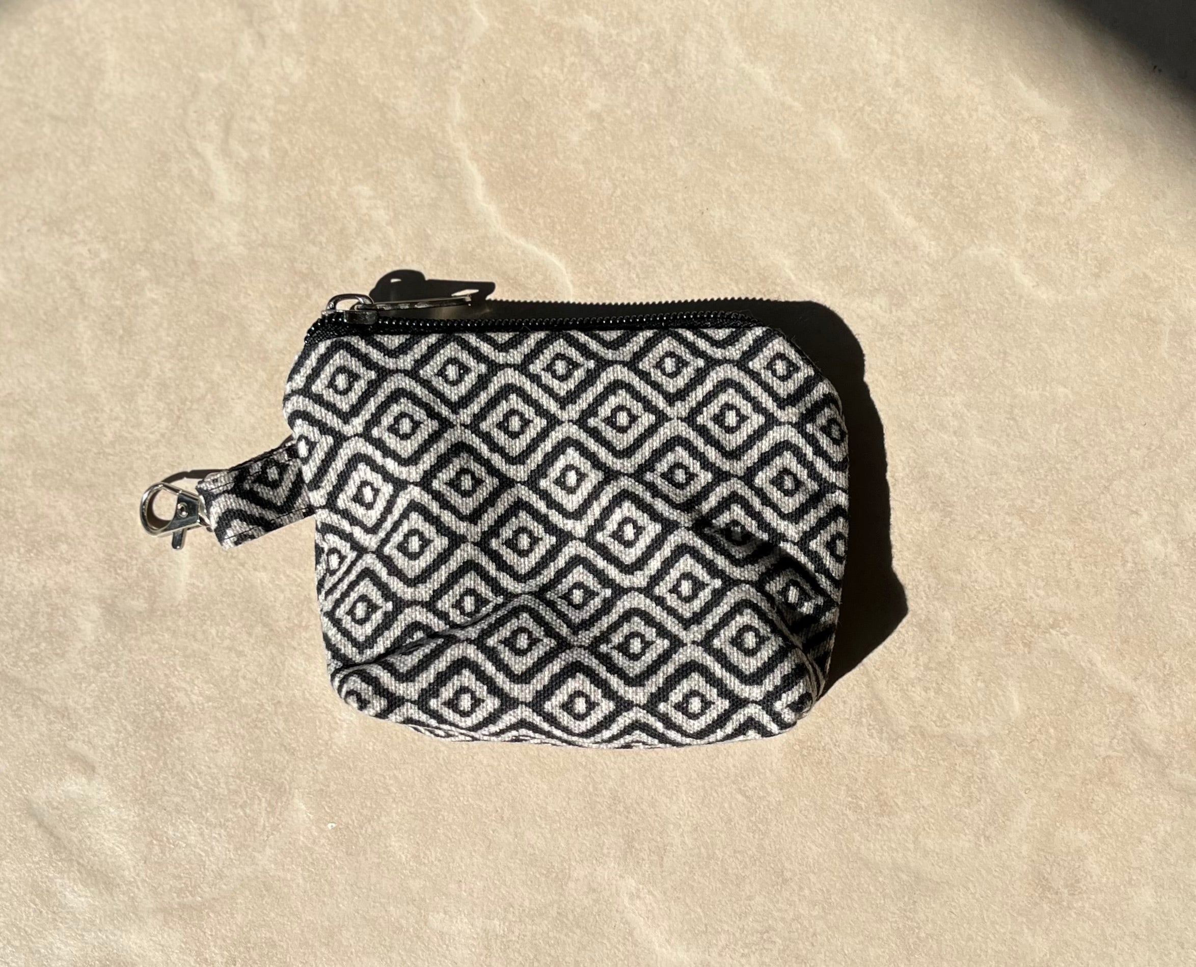 Compact Diamond Zipper Pouch