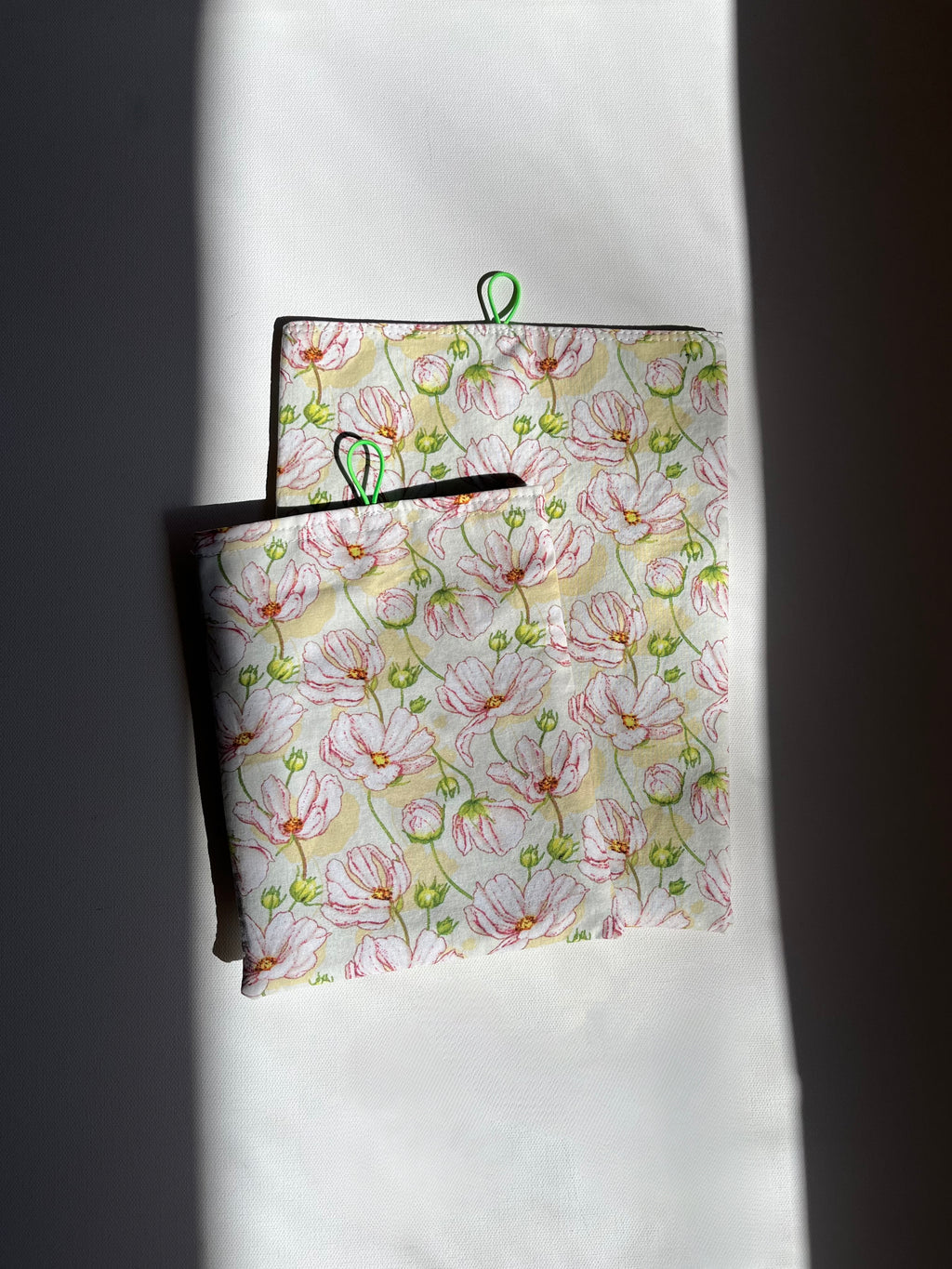 Blooming Spring Print w Front Pocket Book Sleeve
